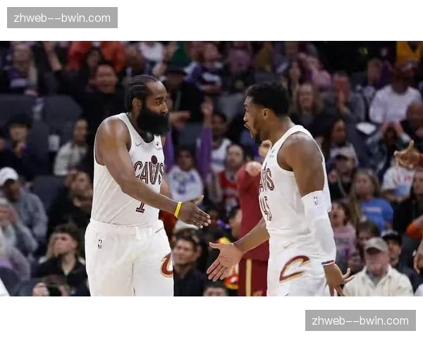 骑士主帅阿特金森调整传切与挡拆比例 依托哈登米切尔优势建体系